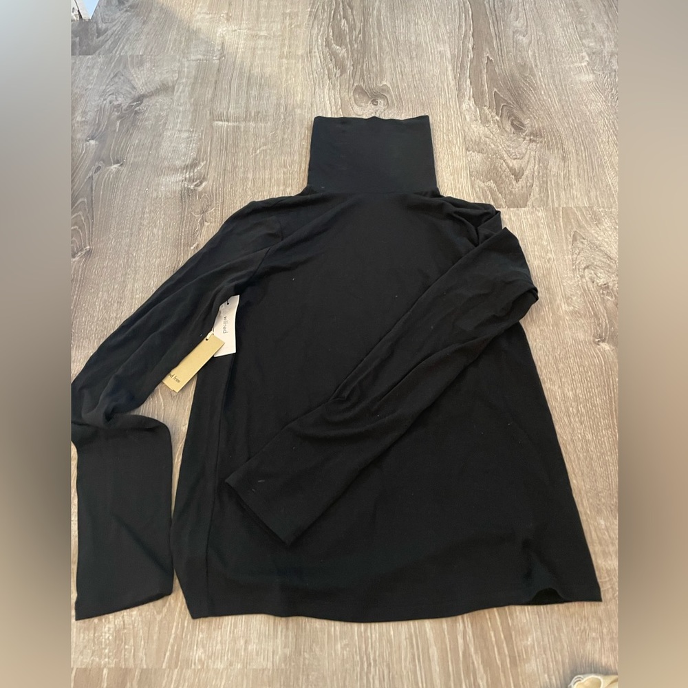 Aritzia Black Long Sleeve Turtleneck